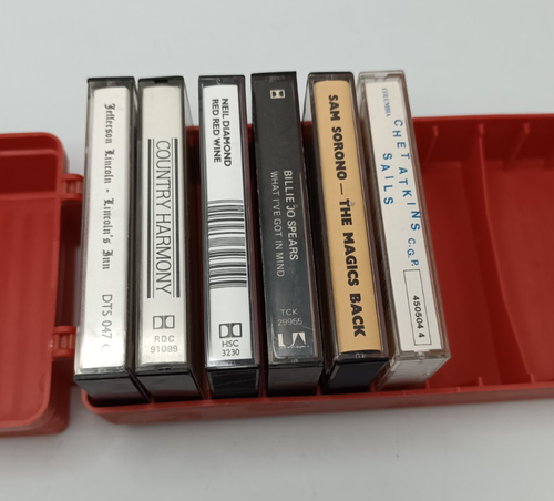 VINTAGE CASSETTE HOLDER STORAGE HARD PLASTIC CARRY CASE. RED. MADE IN ITALY - Picture 9 of 11