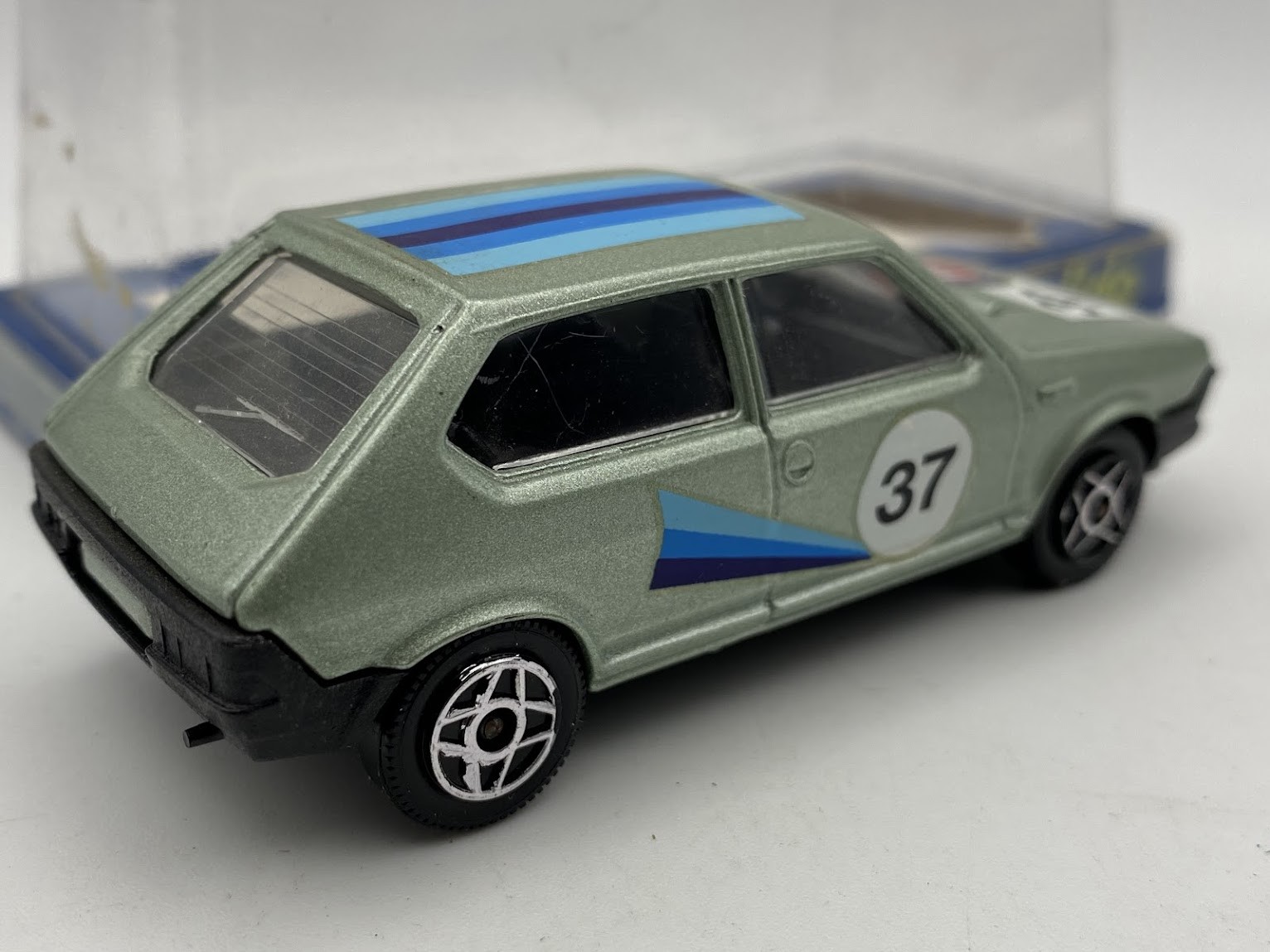 Picture 2 of 6