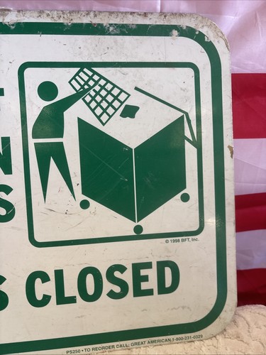 American “Dispose Of Garbage In Dumpsters” Keep Lid Closed Sign - Foto 5 di 11
