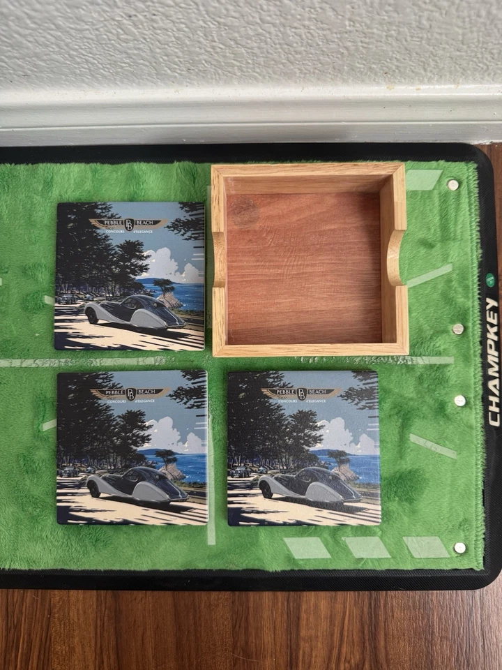 Juego de 3 posavasos Pebble Beach Concours d’Elegance con soporte - Regalo para exhibición de autos Foto 4 de 4