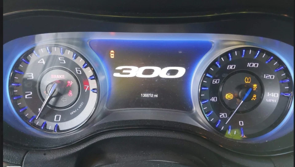 Chrysler 2018 300 OE velocímetro calibre clúster 136 k millas Foto 2 de 4