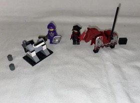 Lego Set 8777, Knights Kingdom, Vladeks Encounter + A extra Santis -Cas267