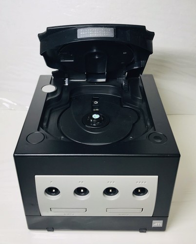 Nintendo Gamecube Console Black ( Console , controller , video cable ) Japan - Picture 3 of 11