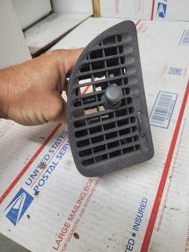 2003-2011 Saab 9-3 93 LEFT FRONT AC Heater Air Vent 12804033 OEM USED - Picture 1 of 3
