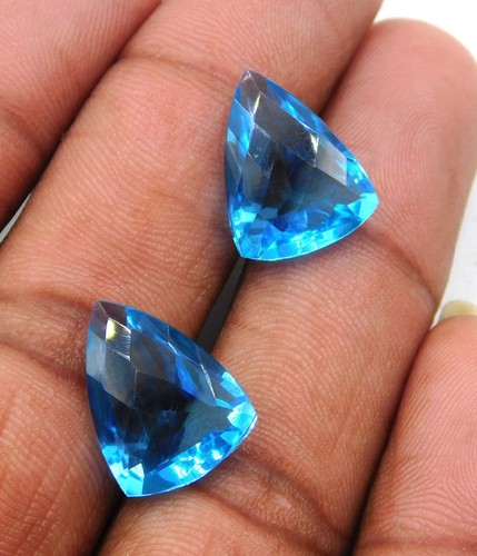2 Topazes Bleu Londres – 15 Carats – Taillées Main – Labo Synthétique 12x16 Mm