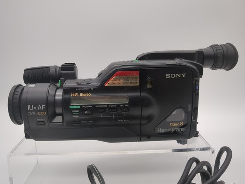 Videocamera Vintage Sony CCD-F501 HandyCam Super 8 Video 8 Nera - Batteria Extra - Foto 2 di 9