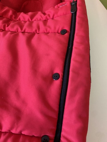 Bugaboo Bee Cocoon with Head Support - Red - Picture 17 of 19