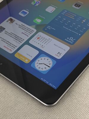 Apple iPad 6th Gen. 128GB, Wi-Fi, 9.7in - Space Gray