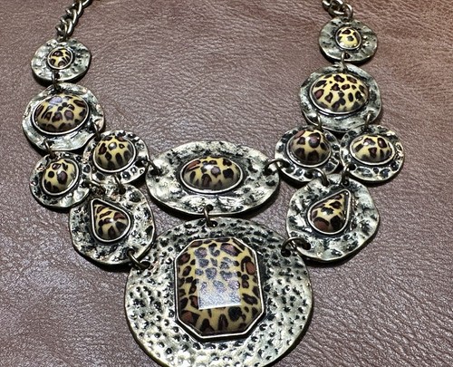 Impresionante Collar con Estampado Animal Rojo Rubí Diseñador Tono Latón FF56 - Imagen 4 de 12