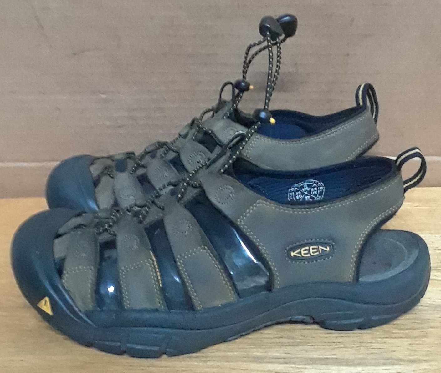 Keen Newport H2 Green Leather Men's Sandals Sandals Sandals Size 9 Hiking Outdoor Walking 78264b Keen Newport H2 Green Leather Men's Sandals Sandals Sandals Size 9 Hiking Outdoor Walking 78264b