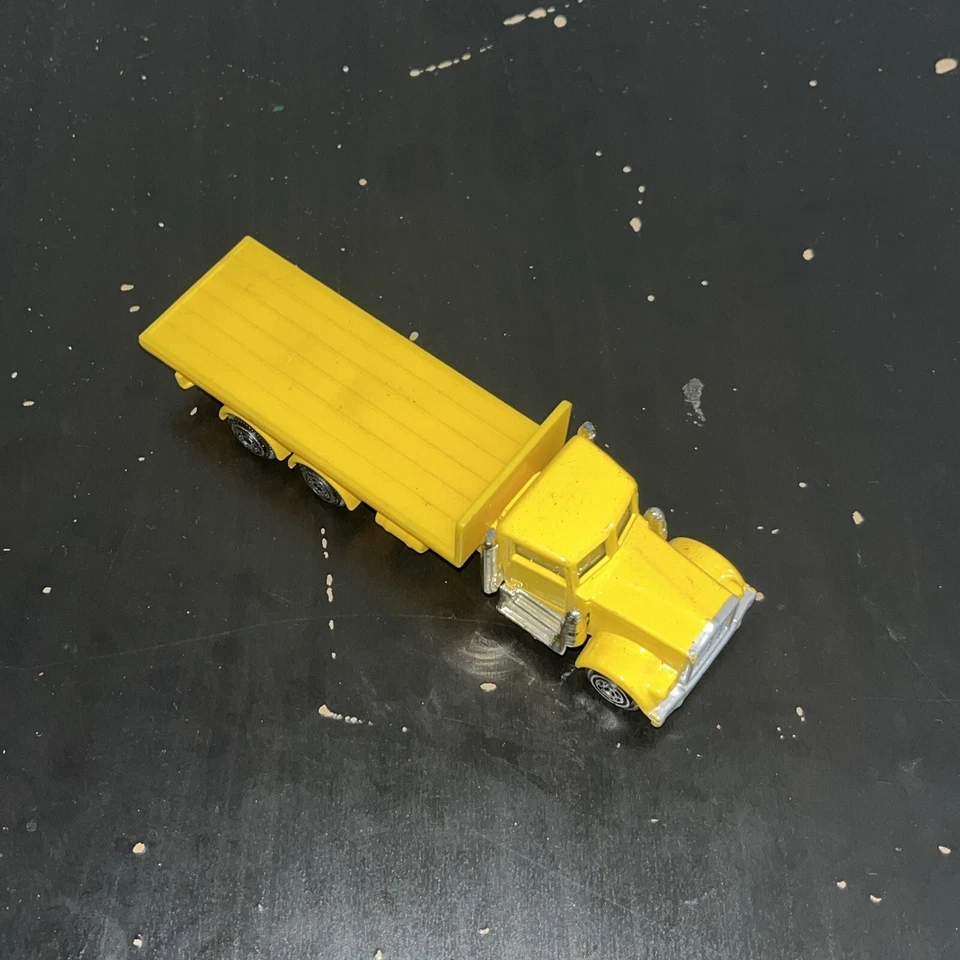 Camión Corgi Classics Kenworth usado amarillo diecast coleccionistas Foto 4 de 4