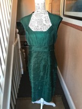 London Times size 12 green sweetheart neck knee length party prom dress Fault