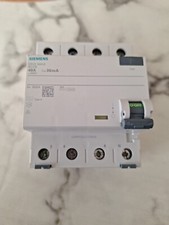 Siemens 5SV3344-6 40A, 400V FI-Schutzschalter