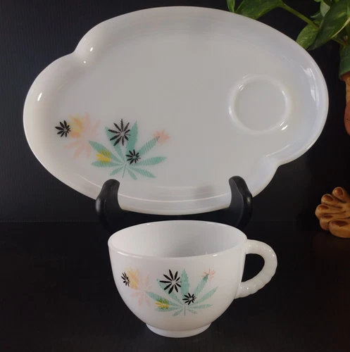 Vintage Federal Glass Atomic Flower Weed Herb Milk Glass Snack Patio 2 Piece Set