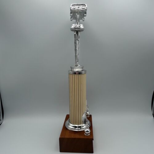 ¡Casi como nuevo de colección! Mustang Race Car Trophy años 60 15" grabable con tapa pesada - Imagen 7 de 20