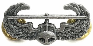 US-Army-Air-Assault-Insignia-Wings-Lapel-Hat-Pin-Badge-Oxidized