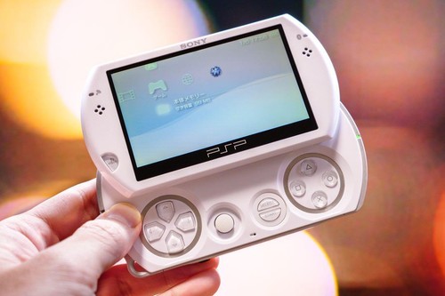 Sony PSP GO console White with Charger Box PSP-N1000PW Exelent condition - Picture 4 of 23