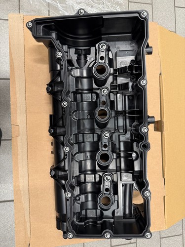 New Genuine N47 2.0 Diesel Rocker Cover for 1,2,3,4,5 X1,X3,X5 11128589941 - Picture 3 of 4