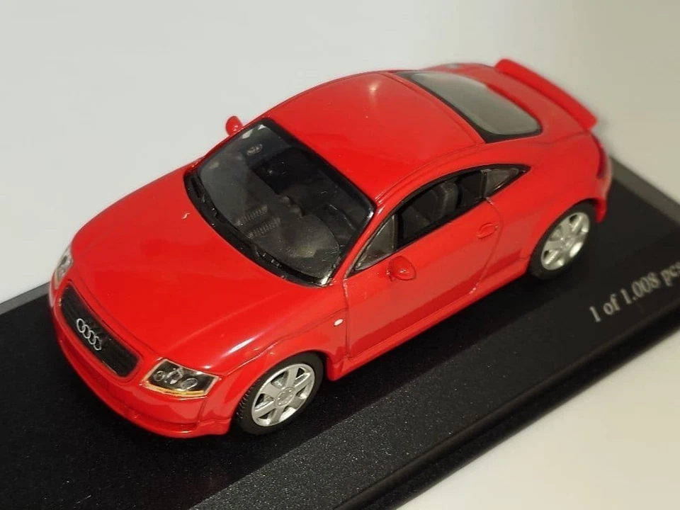 MINICHAMPS Audi TT 1/43 Red Diecast Model Car Collector Miniature Classic - Immagine 4 di 4