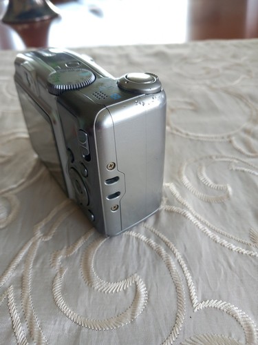 Canon Powershot A720IS / 8MP / 6x optischer Zoom / schöner Zust / Digitalkamera - Bild 4 von 6