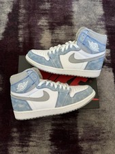 Size 9 - Jordan 1 Retro Hyper Royal / GREAT CONDITION / SHIPS SAME DAY !