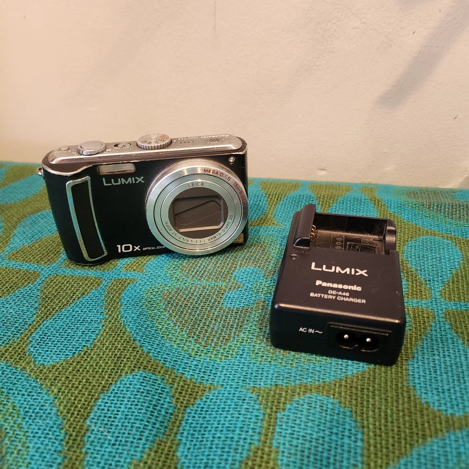 Panasonic LUMIX DMC-TZ4 8.1MP Digital Camera - Black, photo 1 of 5