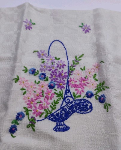 Huge Lot Of 45+ Linen Lot Embroidered, Cross Stitch Cloth Table Runners Etc.  - Picture 7 of 24