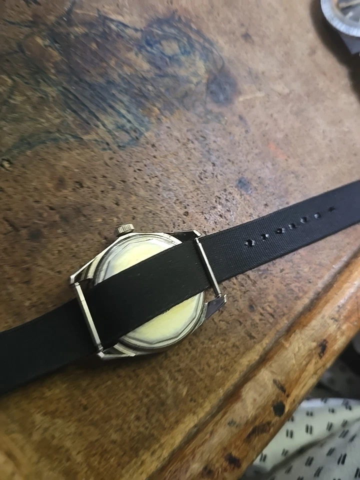 36mm Saxony Allsport Diver Mechanical Wristwatch Foto 4 de 4