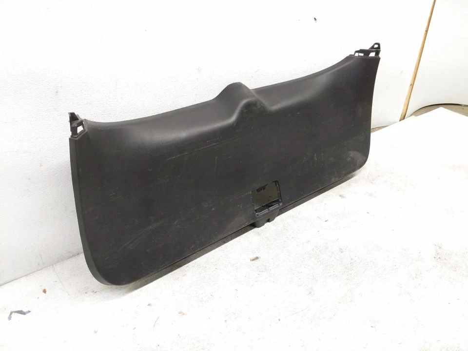 Tapicería interior de puerta levadiza trasera Honda Pilot 2016-2021 - El artículo tiene arañazos y rasguños Foto 2 de 4