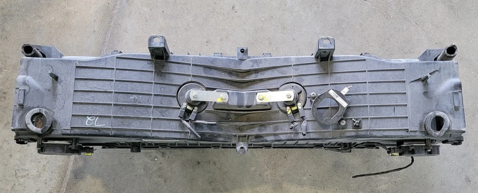 2014 Tesla S Cooling Radiator OEM - Изображение 3 из 3