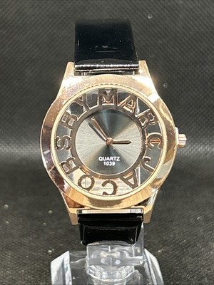 Marc Jacobs Unisex watch Gold Tone Clear Dial Black Leather Quartz Womage