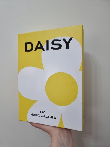 DAISY By Marc Jacobs 100ML EDT 3PC SET WOMEN PERFUME SET NEW - Picture 3 of 5
