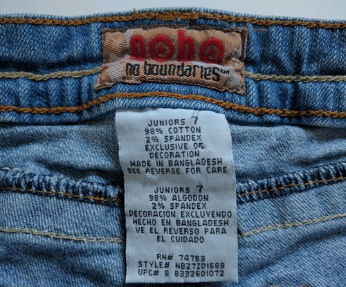 womens shorts No Boundaries Nobo Size 7 Juniors embroidered Blue Jean cut offs - Picture 4 of 4