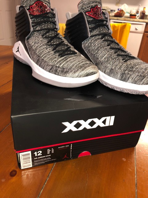jordan 32 black white