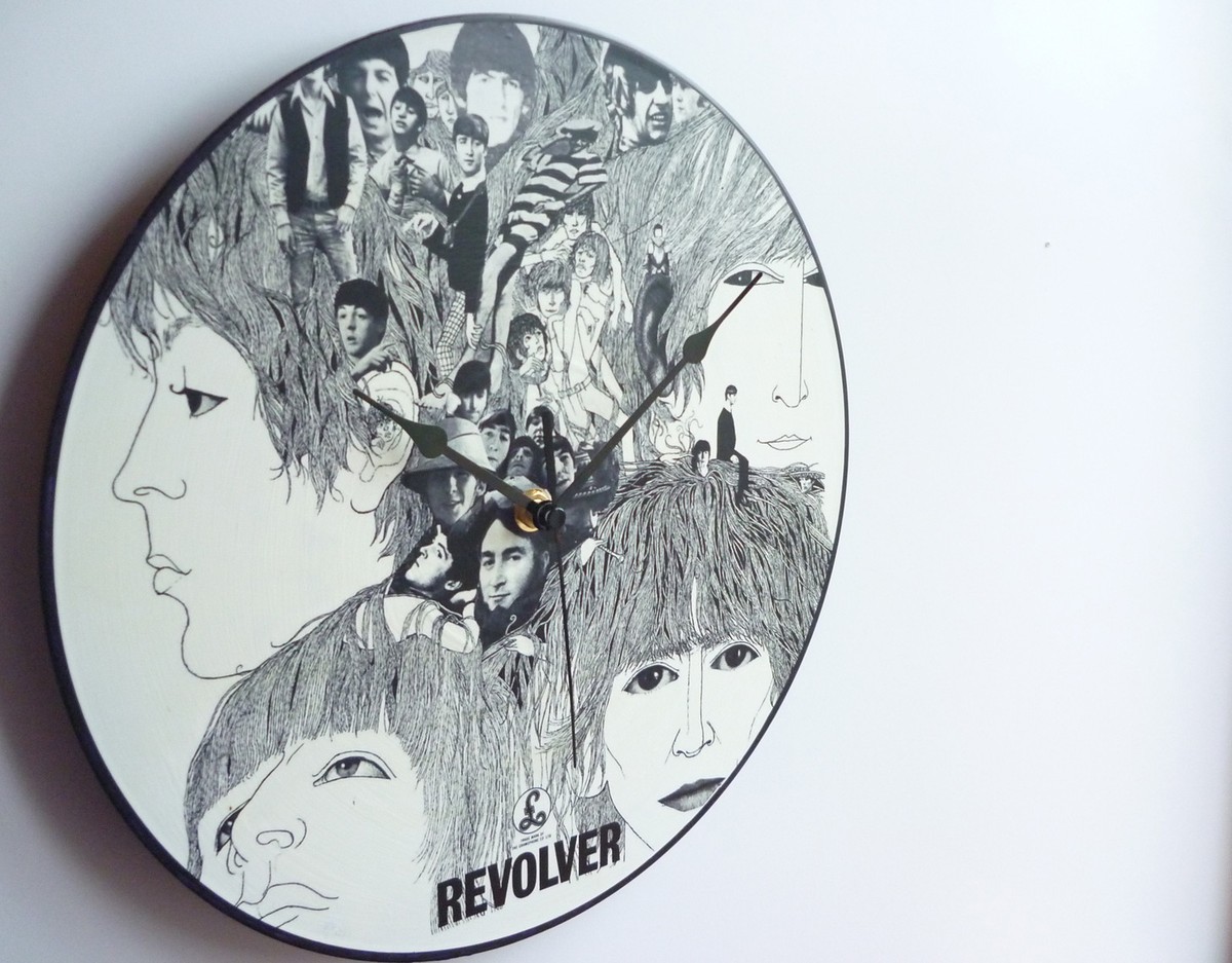 ビートルズ　掛時計 Revolver 12\" Glass Clock ビートルズ 掛時計 Revolver 12