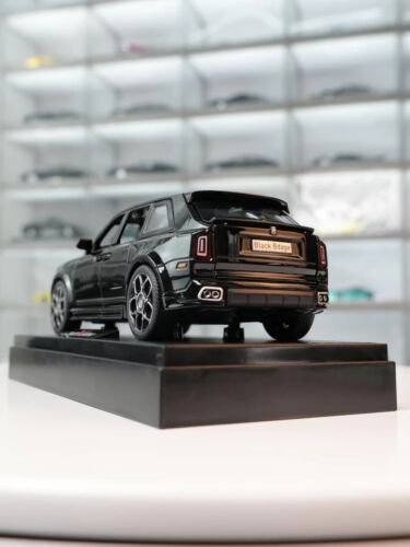 Rolls-Royce Cullinan alloy car model Black 1:32 - Picture 4 of 4