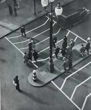 Estudio modernista "Balance" 1939 por John H Ahern FRPS