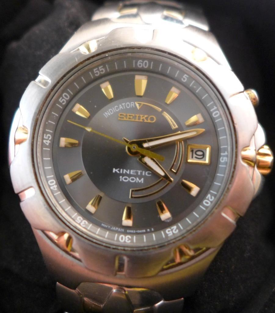 Sporty, Chunky Large Size 42mm Seiko Kinetic 5M62 0AH0 Date