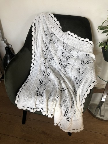 Hand Knitted Baby Shawl Blanket Baby Shower White 36in x 34in New In Gift Box - Picture 8 of 9