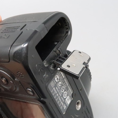 Nikon D3100 14.2MP Digital SLR Camera Body - Picture 2 of 11