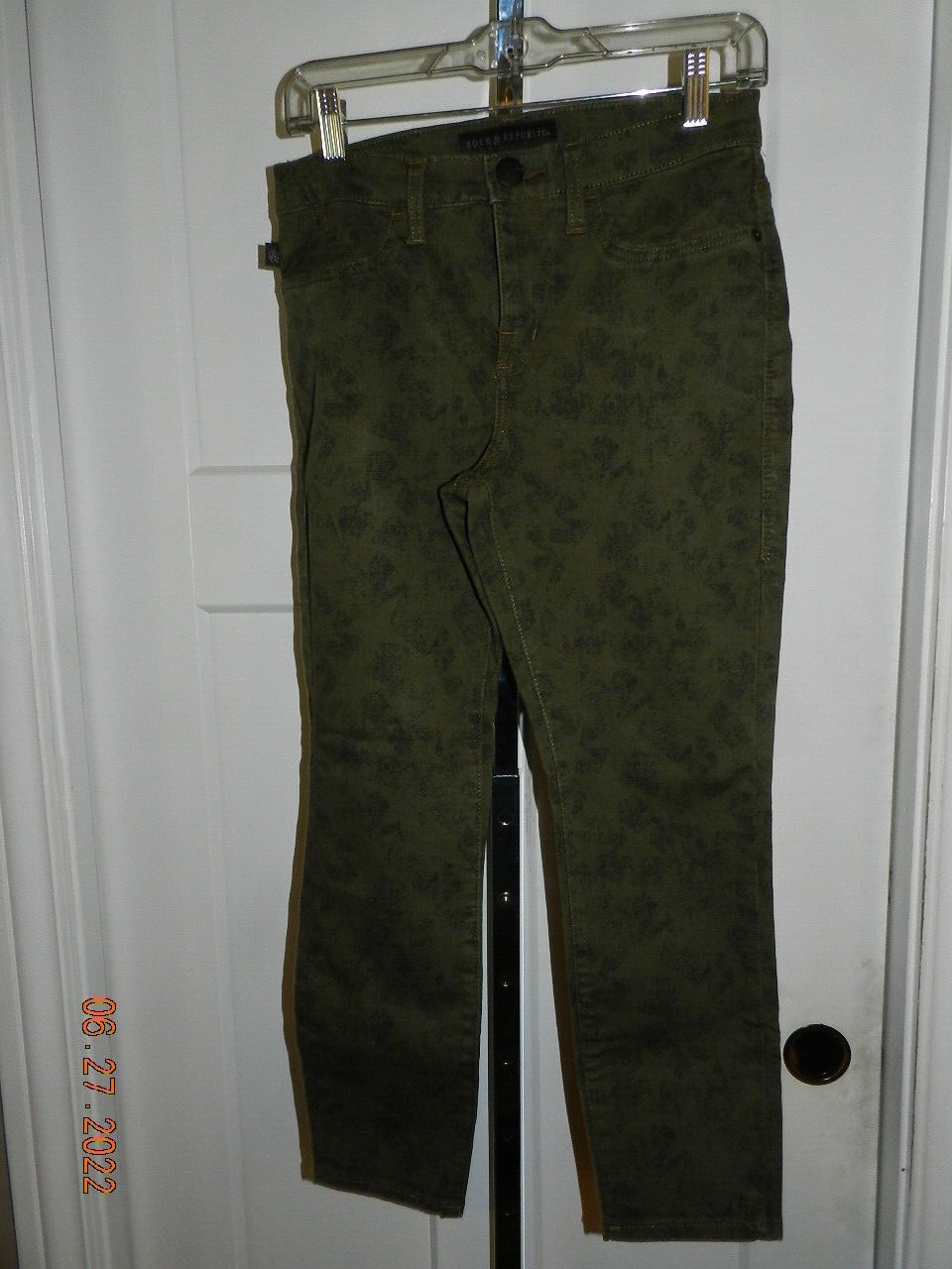 Picture 1 of 4