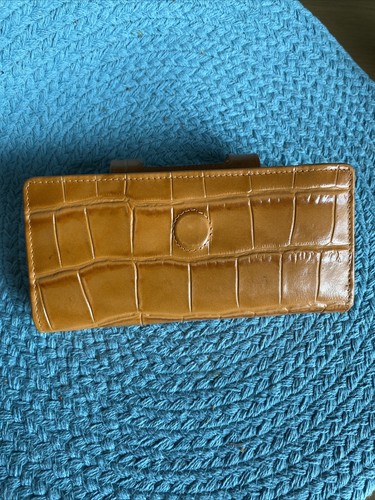 Michael Rome Designs Billetera Cuero de Cocodrilo En relieve Organizador Magnético Billetera - Imagen 8 de 13