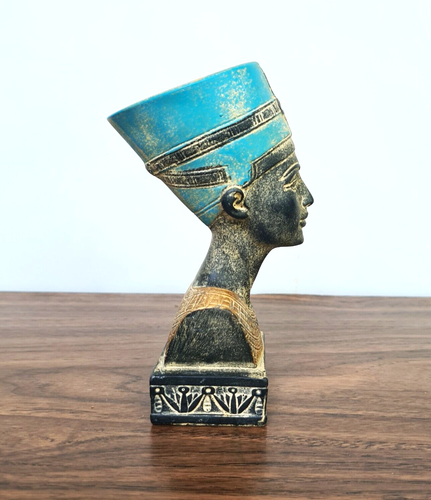 Magnificent Colored Stone Replica of Queen Nefertiti's Bust - Picture 8 of 11