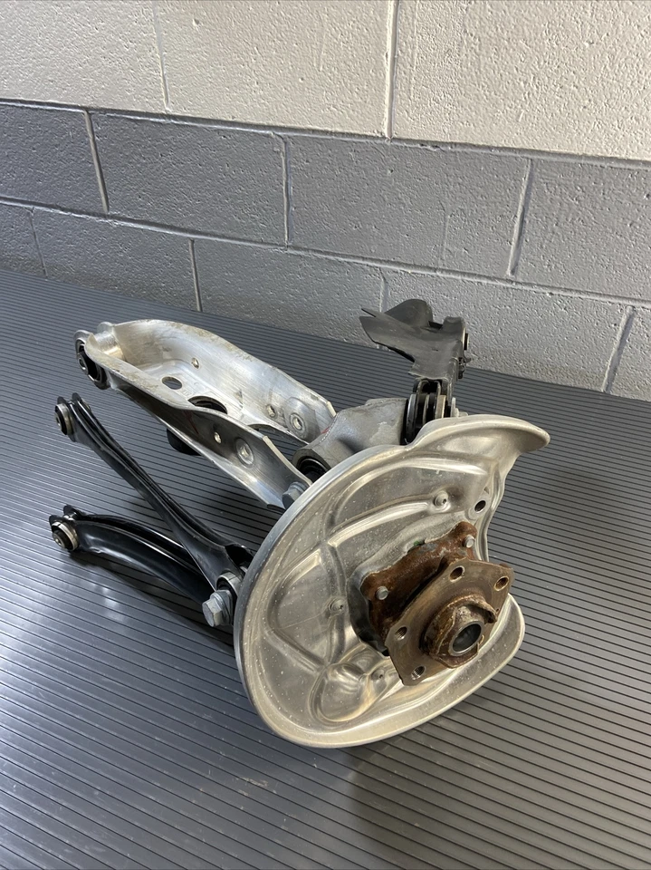 Cojinete de buje de nudillo husillo trasero izquierdo Audi Q5 SQ5 Quattro 2021-2022 OEM Foto 3 de 4