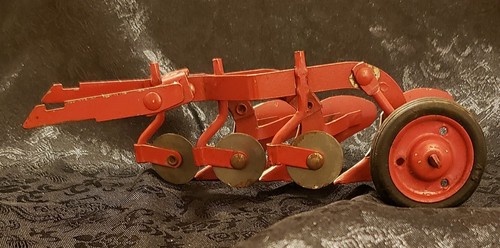 1954 ESKA IH Int. Harvester McCormick Tractor Plow 3 Bottom 1:16 Scale RARE!!!! - Picture 4 of 18