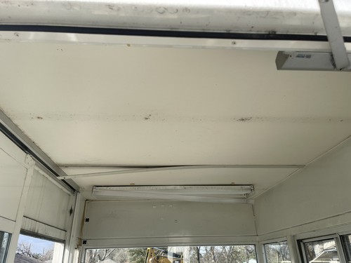 Office Building. Ticket Booth With 2 Sliding Windows. Model:92 x 66 x 89 - Picture 6 of 8