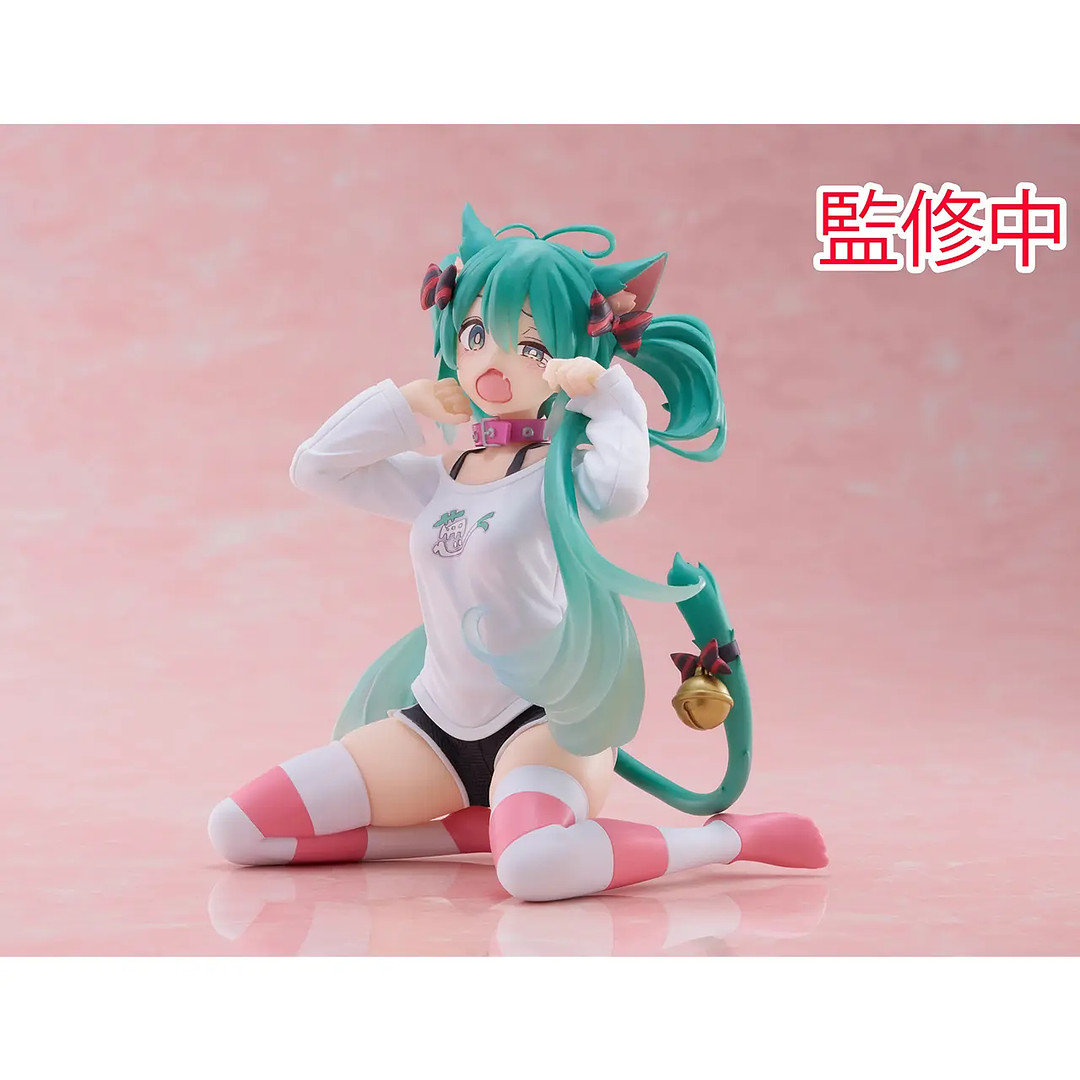 Hatsune Miku Desktop Cute figure with cat ears t shirt ver. TAITO Japan