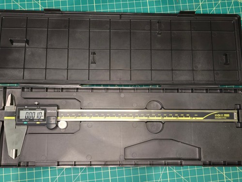 Mitutoyo 500-193-30  Digimatic Caliper 0-300mm/0-12" CD-12"ASX - Picture 1 of 3