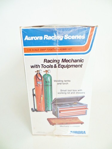 AURORA RACING SCENES 'RACING MECHANIC WITH TOOLS & EQUIPMENT' MIB 1:16 RARE KIT - Picture 2 of 7