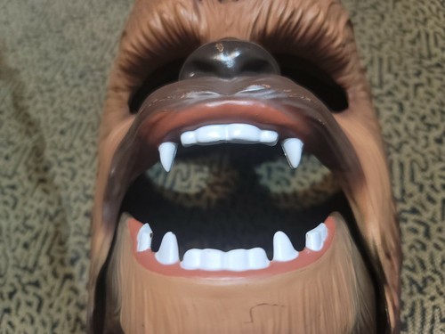 Star Wars Chewbacca Mask With Real Life Chewy Sounds - Picture 4 of 5